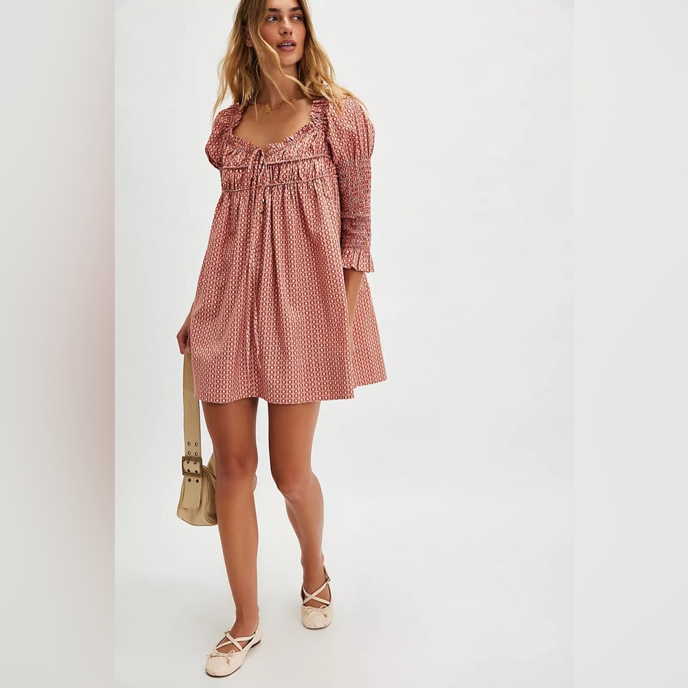NWOT Star Dip Dress